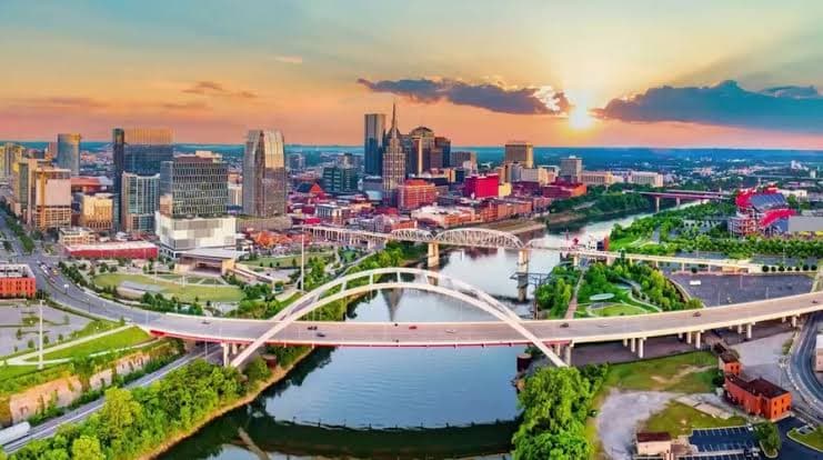 Nashville, USA — travel destination on RevealSpot