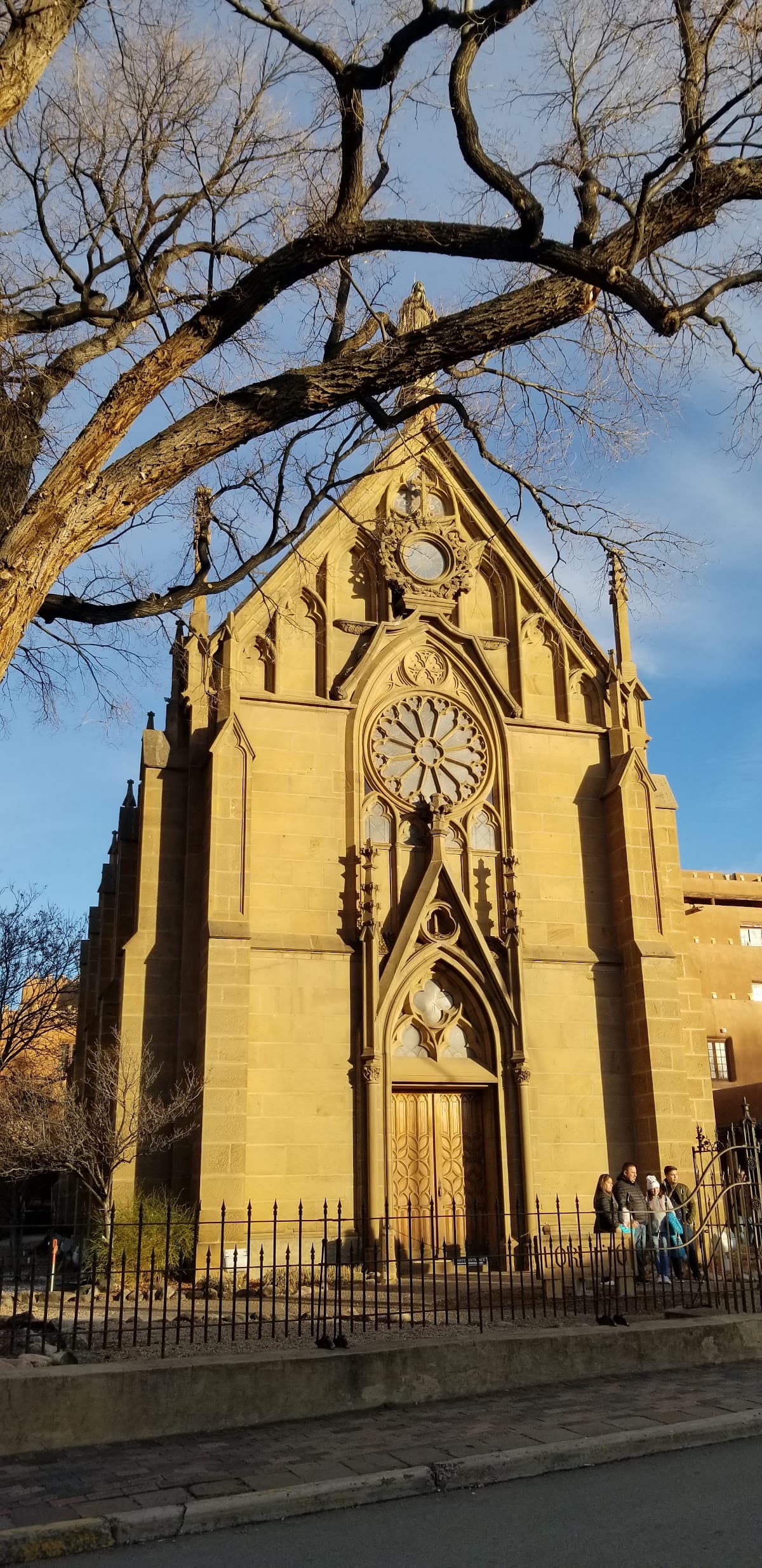 Santa Fe, USA — travel destination on RevealSpot