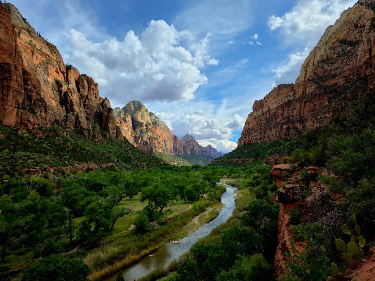 Zion National Park, USA — travel destination on RevealSpot